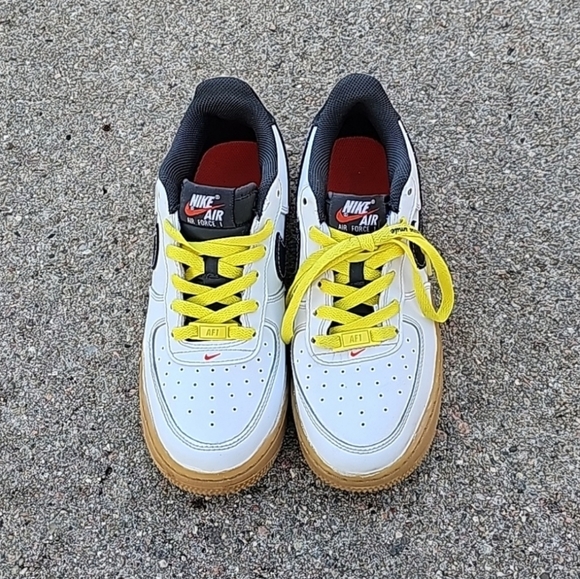 Nike Air Force 1 LV8 Go The Extra Smile Size 7Y - Picture 2 of 15